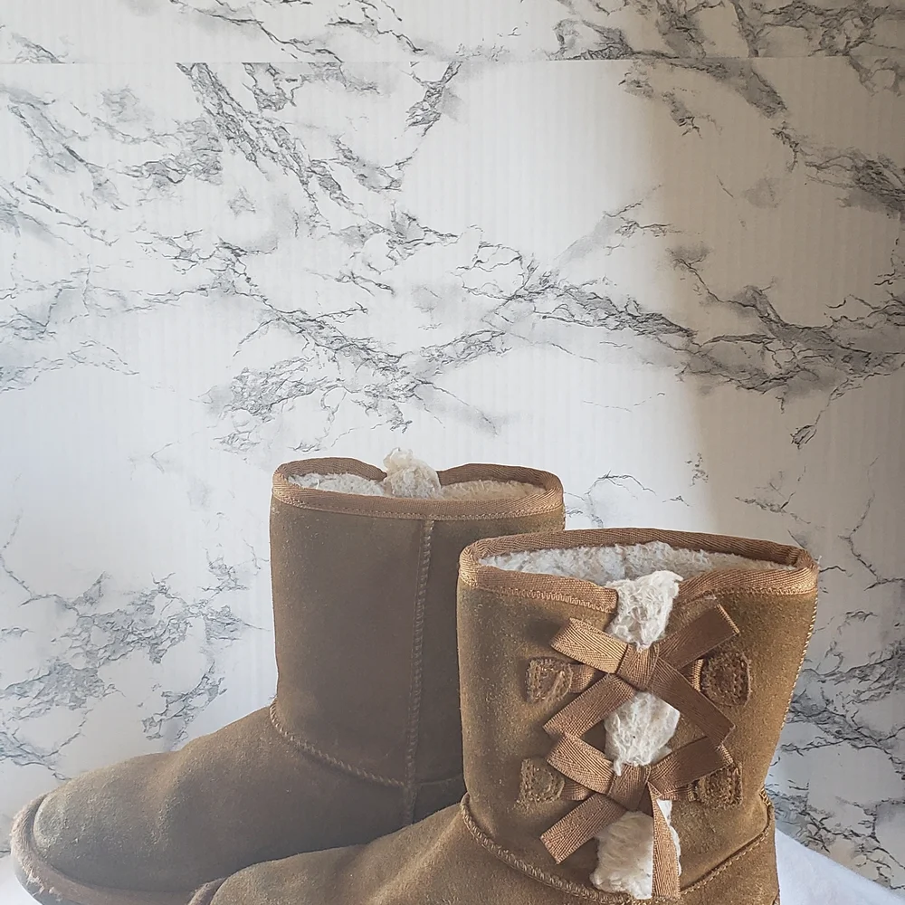 Brown Shearling Lined Boots with Bow‎ Detail